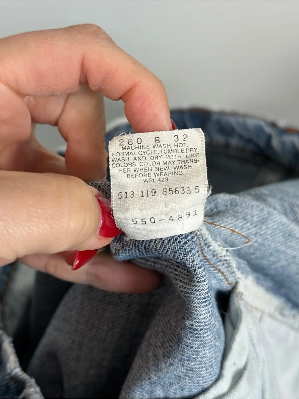 Vintage Levi’s 550 Light Wash Rigid Made in USA 90s 38 x 32